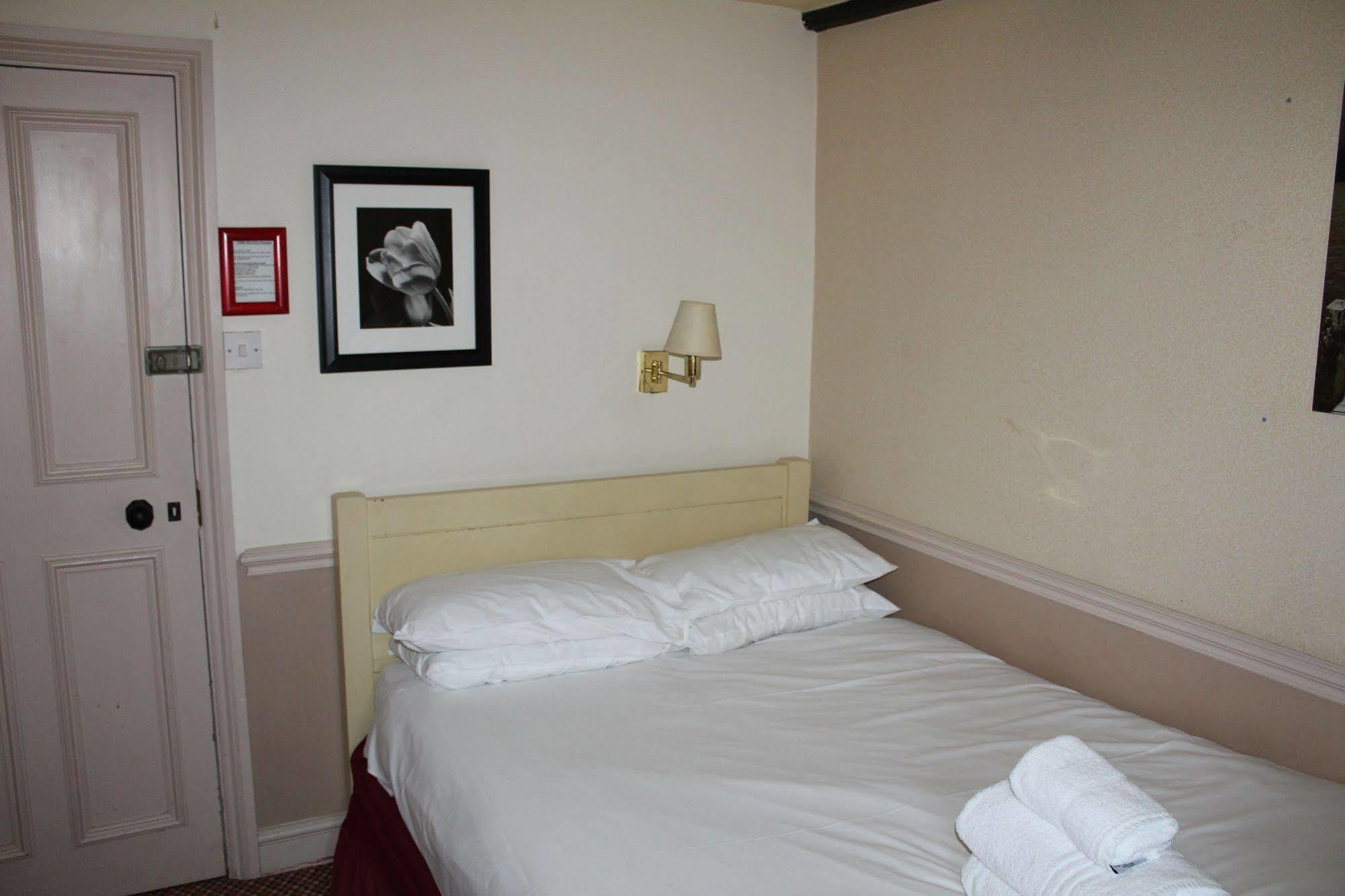 Whyte Harte Hotel Redhill  Exterior foto